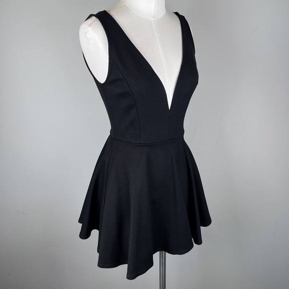 SOLD ON THRED UP - Lulu's Romper/Dress (hidden shorts) Black Deep-V Circle Skirt - Picture 14 of 16